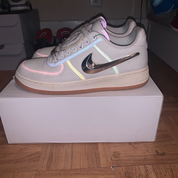 Travis Scott Air Force Ones X ‘Sail’ - Picture 3 of 5